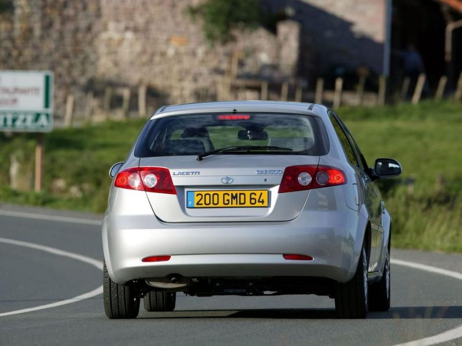  Daewoo Lacetti CDX 2004 года  (WW) (фото 24 из 26)